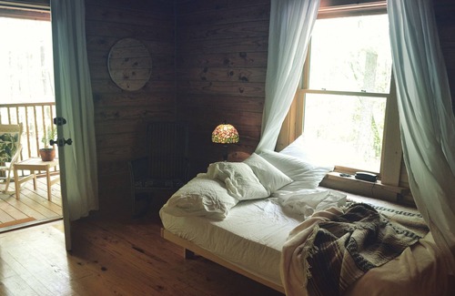 Covington Cabina | Kilo Cabin | Lakeside Bohemian Hideout | A 45 minutos de ATL