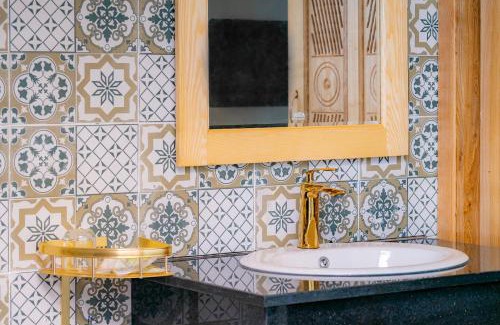 Cua Lap Hotel | Kim Xuan Bungalow