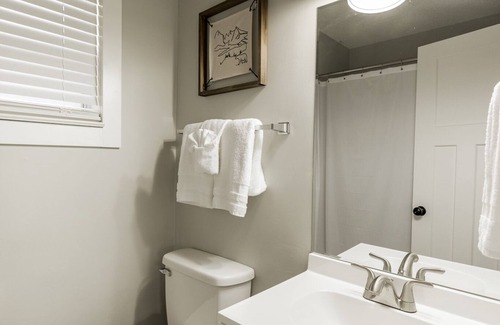 Kimberling City Hotel | Kimberling Cove H22