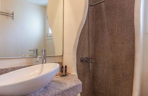 Kimolos Casa | Kimolia Gi Studios
