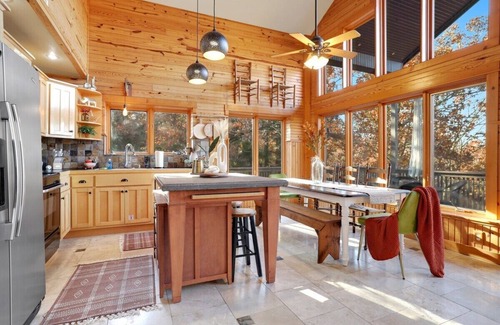 Rogers Casa | Kindred Hollow - Lake & Mountain Views