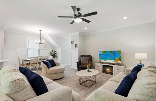 Spanish Wells Casa | King 2 Queens 3 Doubles Foldout Stainless Steel Bikes & Beach Gear included
