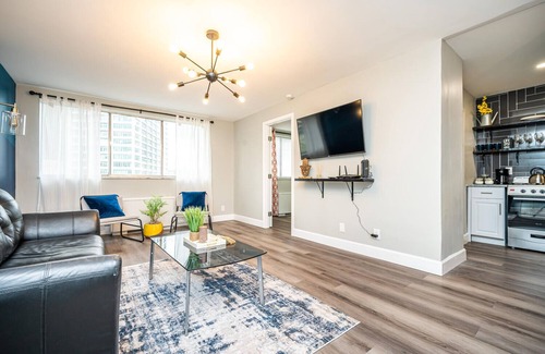 Peachtree Center Condominio | KING 2BR 1FREE PARKING Condo NEWLY RENOVATED!