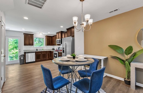 Southwest Raleigh Casa | King 3BR Townhouse Mins to Cary NC State