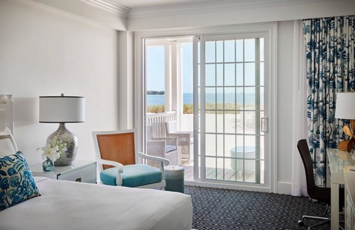 Marathon Hotel | King Balcony Suite, Beachfront Experience, Isla Bella Beach, Florida Keys