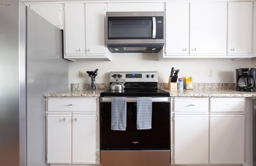 Alpharetta Casa | KING BD, Downtown Alpharetta, espacioso y renovado