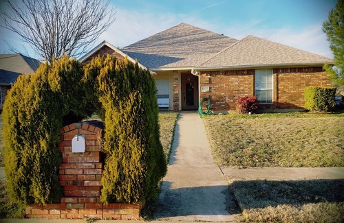 Saginaw Casa | King bed 4 bedroom house