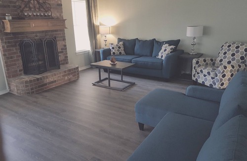 Saginaw Casa | King bed 4 bedroom house