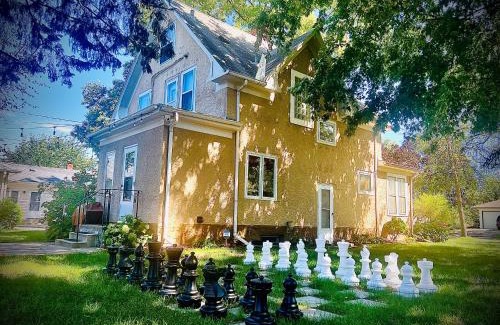 Richfield Casa | King Bed - 5 Min to MOA - 75 & 65' HDTV - Ping Pong