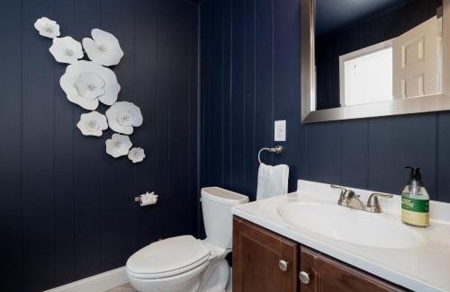 Richfield Casa | King Bed - 5 Min to MOA - 75 & 65' HDTV - Ping Pong
