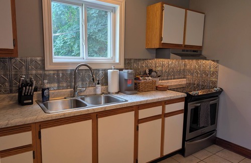 Mansfield Apartamento | Charming private apt on our property. K+Q bed