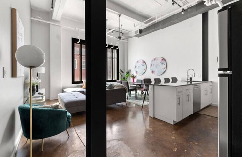 Downtown Fort Worth Apartamento | King Bed Charming DWTN FTW Loft Sundance Square