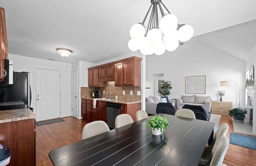 Clarksville Casa | King bed * Close to I-24 * 10 miles to Ft Campbell