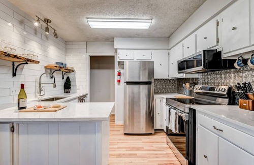 Stillwater Casa | King Bed Close to OSU/Downtown