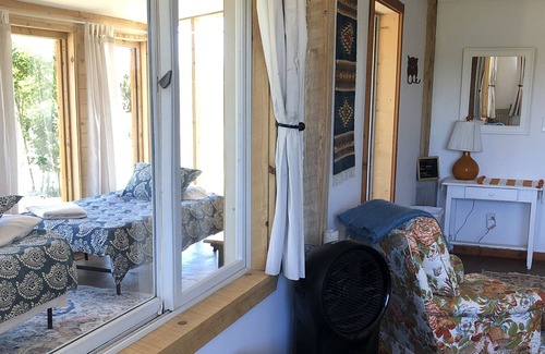 Lewis Cabina | King Bed comfort, great views with complimentary gourmet farm breakfast.