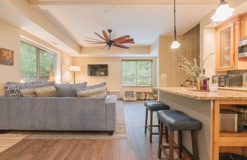 New Castle Apartamento | King Bed, Comfy Space, No Cleaning Fee