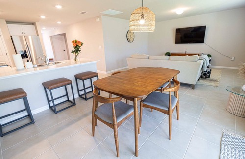 Gulf Cove Casa | King Bed Cozy Gateaway House close to Manasota Key