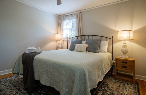 Taylors Casa | King Bed - Family Friendly - Grill - Fire Pit