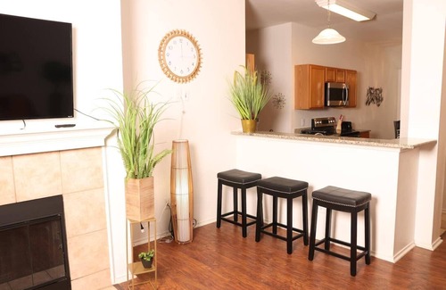 Aubrey Casa | King Bed + Foosball | Perfect Crew Crash Pad!