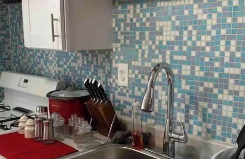 Foxcroft Square Apartamento | King Bed & Free Parking in Rhawnhurst!
