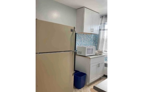 Foxcroft Square Apartamento | King Bed & Free Parking in Rhawnhurst!
