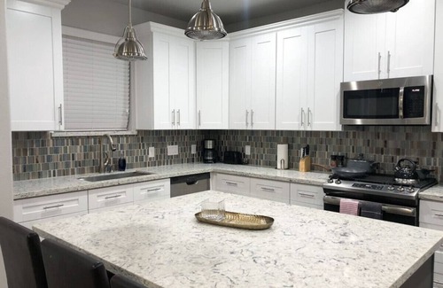 Greater Fondren Southwest Casa | King bed in gated community | 1300 sqft home