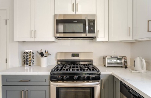 Burbank Apartamento | King Bed Near Universal Studios | In-Unit W/D 2004