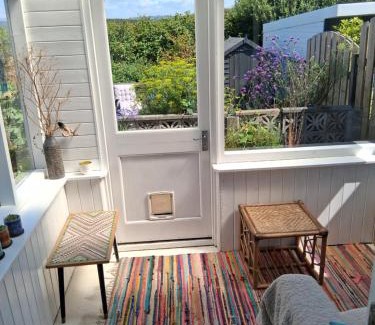 Borth Casa | King bed, opposite the beach