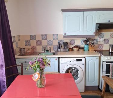 Borth Casa | King bed, opposite the beach