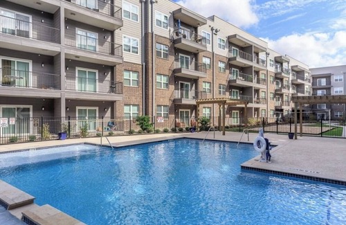 George Bush Park/Eldridge Apartamento | King bed pool view apartment with WiFi and fitness room in awesome Houston