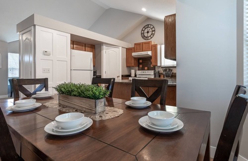 Herriman Casa | King Bed Suite - Fast Wifi - Work Desk.