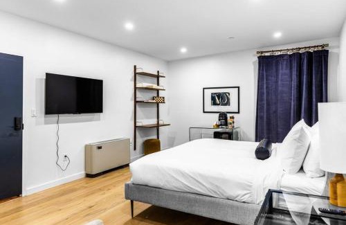 Bangor Apartamento | King Bed, The Phenix Historic DWTN Hotel, Room # 304