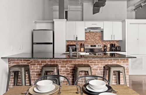 Fort Worth Apartamento | King Bed - Unique Rebel Room at Sundance Sq