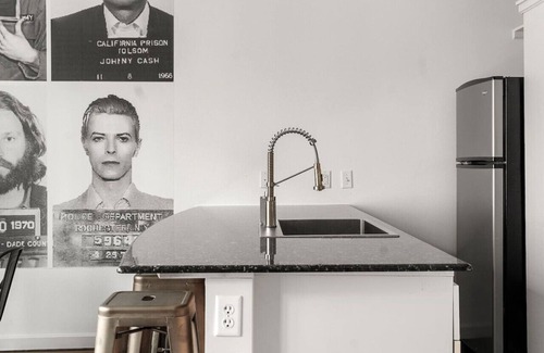 Fort Worth Apartamento | King Bed - Unique Rebel Room at Sundance Sq