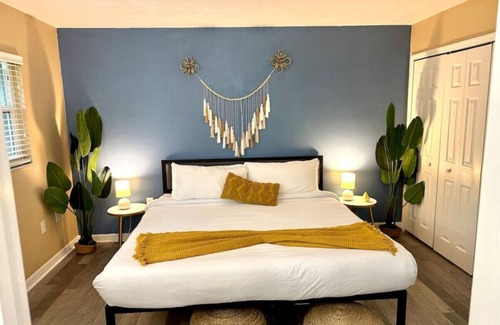 Arlington Park Apartamento | King Bed Walk to SMH Hospital
