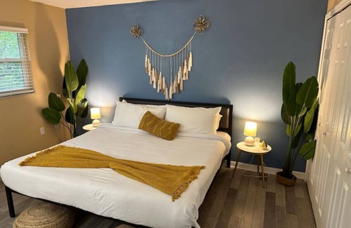Arlington Park Apartamento | King Bed Walk to SMH Hospital