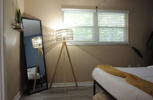 Arlington Park Apartamento | King Bed Walk to SMH Hospital