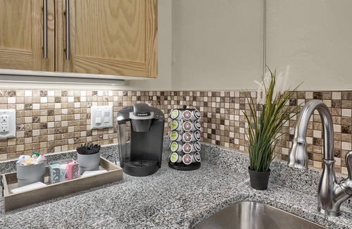 Joaquin Apartamento | Centro de Provo | Cama King | WiFi a 300 Mbps | 50 "4KTV | Walk Score 90