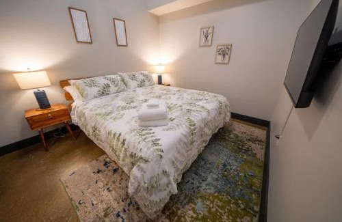 Buchanan Apartamento | King bedroom Apartment - River - Brewery - Downtown