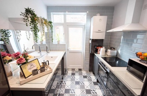 Markhouse Apartamento | King Beds & Fast WiFi close to Shops, min walk to bus stop, 15 min to Tube