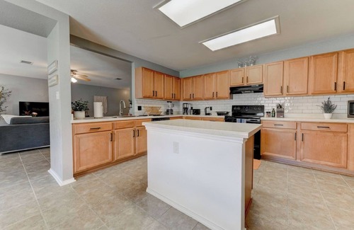 Deer Creek Ranch Casa | Designer Home on Quiet St w/ Spacious Backyard*