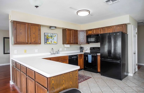 Fredericksburg Casa | King Beds, Game Room, On 290, Large Estate, Kitchen