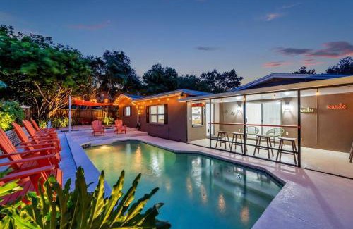 Largo Villa | King Beds - Game Room - Pool - Beach 2m - 2,100sqft