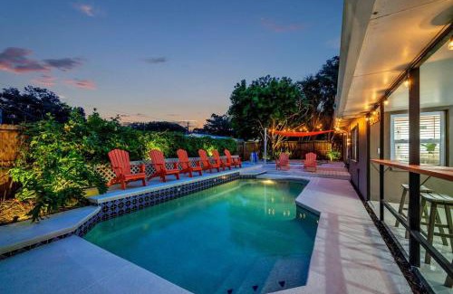 Largo Villa | King Beds - Game Room - Pool - Beach 2m - 2,100sqft