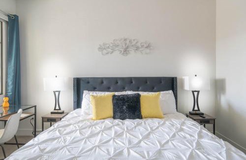 North Scottsdale Apartamento | King Beds - Pool - Parking - Barrett Jackson 4021