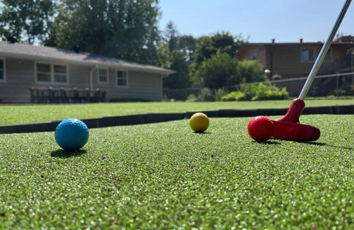 Burnsville Casa | King Beds, Sleeps 11, *Entertainment Included!*