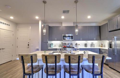 North Scottsdale Apartamento | King Beds-Steps From Shop-Self Check In- Parking-G3021