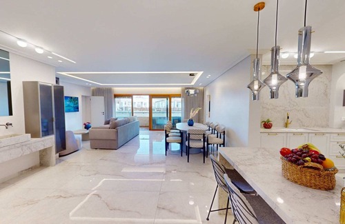 Mamilla Apartamento | KING DAVID RESIDENCES- Luxury 3-bedroom apartment with POOL, GYM, PARKING