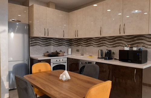 Old Tbilisi Apartamento | King David standard two bedroom 24