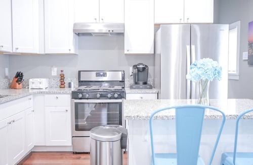 East Side Casa | King Getaway in Downtown Atlanta Grant Park